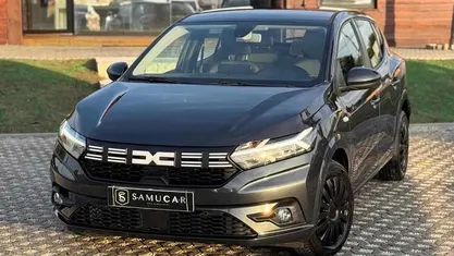 Cinzento Usado 2023 Dacia Sandero Citadino | € 13.990 (Bom preço)