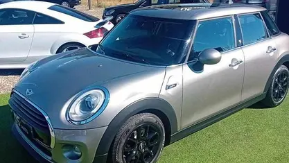 Cinzento Usado 2017 Mini John Cooper Works Citadino | € 16.550 (Preço justo)
