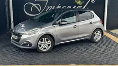 Cinza Usado 2019 Peugeot 208 Signature Sky Citadino | € 11.900 (Preço justo)