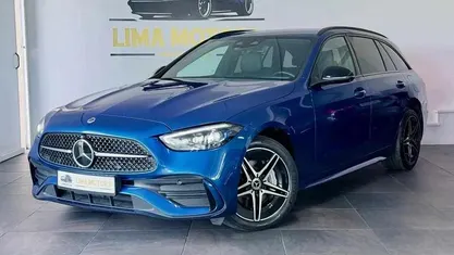 Azul Usado 2022 Mercedes C300 | € 38.450 (Bom preço)