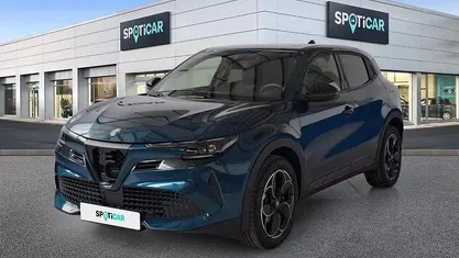 Usado Alfa Romeo Junior Edizione Speciale 114 kW (156 HP) 2024 Azul navigli SUV