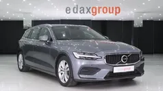 Cinzento Usado 2020 Volvo V60 Momentum Carrinha | € 18.990 (Preço justo)