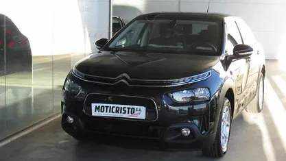 Usado Citroën C4 Cactus 102 HP (75 kW) 2019 Cinzento Citadino