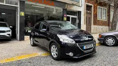 Azul Usado 2015 Peugeot 208 Citadino | € 9.000 (Preço justo)