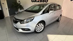 Cinza Usado 2018 Opel Zafira Dynamic Monovolume | € 17.950 (Preço justo)