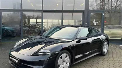Usado Porsche Taycan Sport 300 kW (408 HP) 2022 Preto Coupé