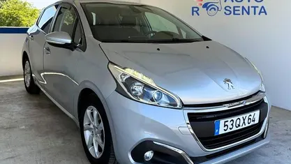Cinza Usado 2016 Peugeot 208 Allure Citadino | € 8.400 (Preço justo)
