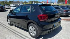 Preto (metalizado) Usado 2018 VW Polo Comfortline Citadino | € 14.900 (Bom preço)