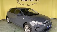 Cinzento Usado 2022 Kia Rio | € 16.000 (Preço justo)