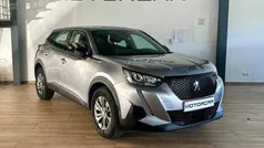 Cinzento Usado 2023 Peugeot 2008 Premium SUV | € 20.890 (Preço justo)