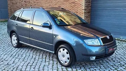 Cinzento Usado 2004 Skoda Fabia Carrinha | € 3.490 (Preço justo)