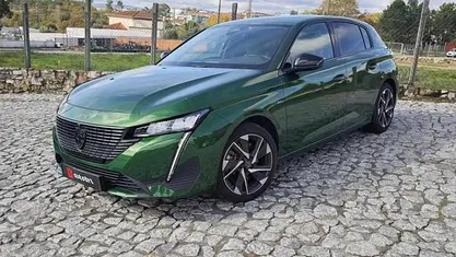 Verde Usado 2022 Peugeot 308 Citadino | € 22.990 (Preço justo)