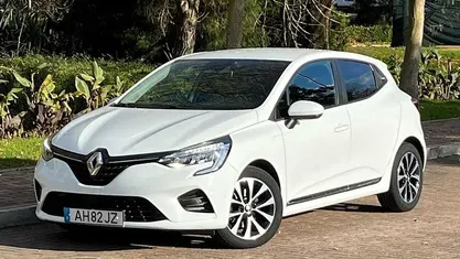 Branco Usado 2021 Renault Clio V Intens | € 15.497 (Preço justo)