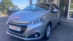 Cinza Usado 2016 Peugeot 208 Style Citadino | € 9.990 (Preço justo)