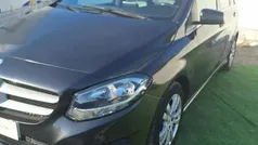 Cinza Usado 2015 Mercedes B180 AMG Monovolume | € 13.750 (Bom preço)