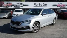 Cinza Usado 2022 Skoda Scala Ambition Citadino | € 14.250 (Bom preço)