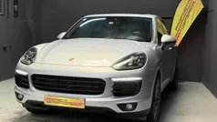 Cinzento Usado 2017 Porsche Cayenne SUV | € 50.900 (Preço justo)