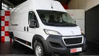 Usado Peugeot Boxer 140 HP (102 kW) 2022 Branco Van