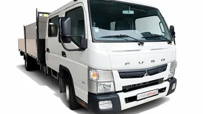 Branco Usado 2021 Mitsubishi Canter Sedan | € 37.490 (Super Preço)