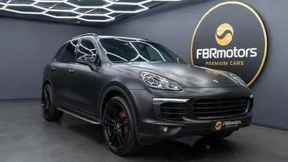 Preto Usado 2015 Porsche Cayenne SUV | € 39.990 (Preço justo)