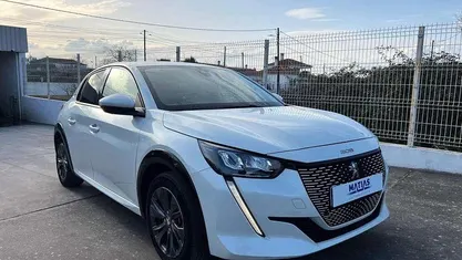 Usado Peugeot e-208 100 kW (136 HP) 2021 Citadino