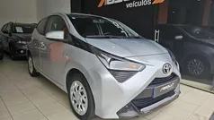 Usado 2019 Toyota Aygo X-play Citadino | € 12.990 (Preço justo)