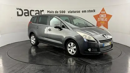 Usado Peugeot 5008 112 HP (82 kW) 2012 Cinzento Monovolume