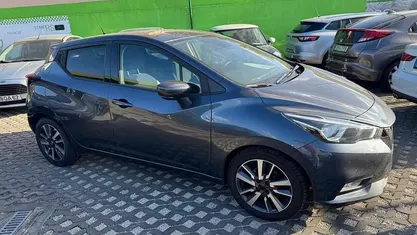 Usado Nissan Micra 90 HP (66 kW) 2019 Cinzento Citadino