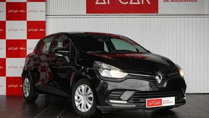 Usado Renault Clio IV Zen 90 HP (66 kW) 2017 Preto