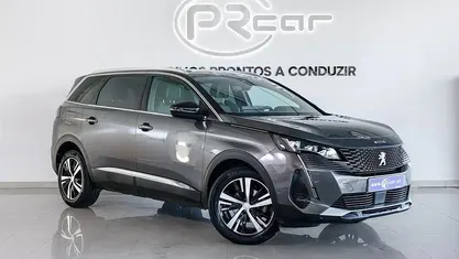 Usado Peugeot 5008 GT-line 130 HP (95 kW) 2022 Cinzento SUV