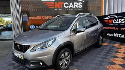 Usado Peugeot 2008 Signature Sky 83 HP (61 kW) 2019 SUV