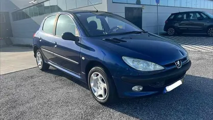 Usado Peugeot 206 60 HP (44 kW) 2003 Azul Citadino