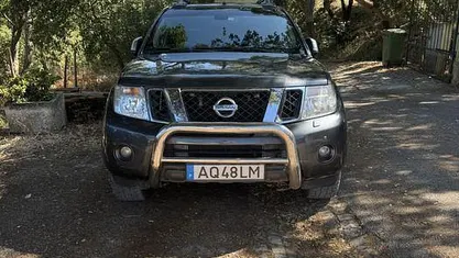 Cinzento Usado 2011 Nissan Navara Pickup | € 21.500 (Preço justo)