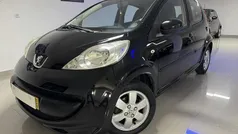 Preto Usado 2007 Peugeot 107 Citadino | € 4.385 (Preço justo)