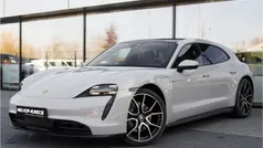 Branco Usado 2023 Porsche Taycan Sedan | € 76.750 (Preço justo)