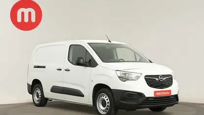 Branco Usado 2022 Opel Combo | € 15.699 (Preço justo)