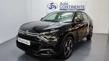 Preto Usado 2023 Citroën C4 Feel Citadino | € 24.990 (Preço justo)