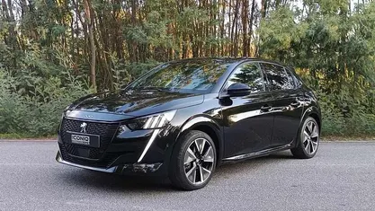 Usado 2021 Peugeot e-208 GT-line Citadino | € 18.480 (Preço justo)