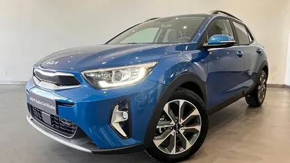 Usado 2025 Kia Stonic SUV | € 20.490 (Preço justo)