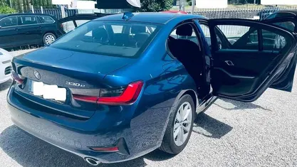 Azul Usado 2020 BMW 330 Sedan | € 23.899 (Bom preço)