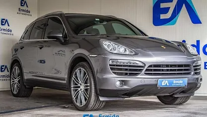 Usado Porsche Cayenne 245 HP (180 kW) 2013 Cinzento SUV