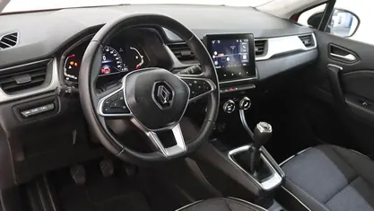 Usado Renault Captur 90 HP (66 kW) 2023 Outra SUV