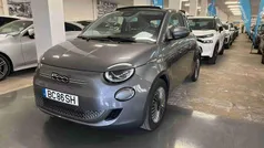 Cinzento Usado 2023 Fiat 500e La Prima Cabrios | € 24.490 (Preço justo)