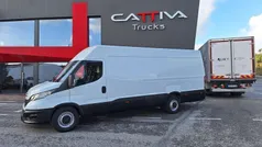 Branco Usado 2022 Iveco Daily | € 26.750 (Bom preço)