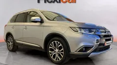 Cinza Usado 2017 Mitsubishi Outlander Intense SUV | € 19.490 (Preço justo)