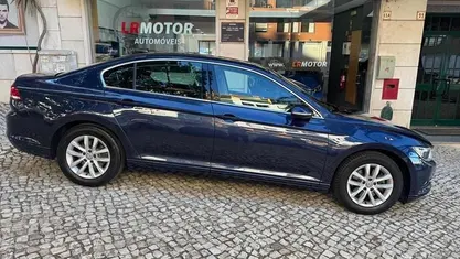 Azul Usado 2017 VW Passat Highline Sedan | € 15.950 (Bom preço)