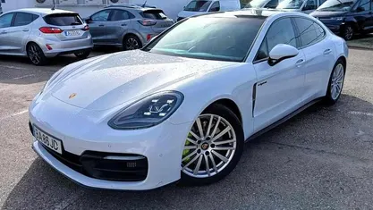 Branco Usado 2023 Porsche Panamera | € 99.950 (Preço justo)