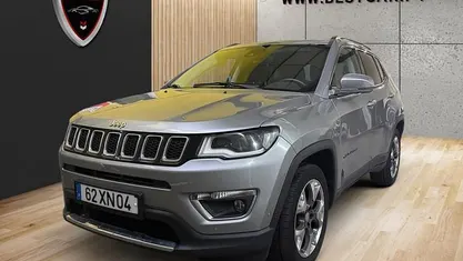 Cinza Usado 2019 Jeep Compass SUV | € 18.950 (Preço justo)