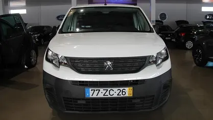 Branco Usado 2019 Peugeot Partner Monovolume | € 13.000 (Preço justo)