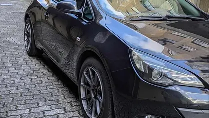 Usado Opel Astra 136 HP (100 kW) 2014 Preto Citadino